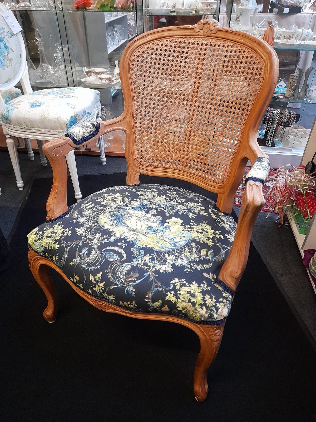 Mooie dames fauteuile opnieuw gestoffeerd, Huis en Inrichting, Fauteuils, Ophalen, Zo goed als nieuw, 75 tot 100 cm, Minder dan 50 cm
