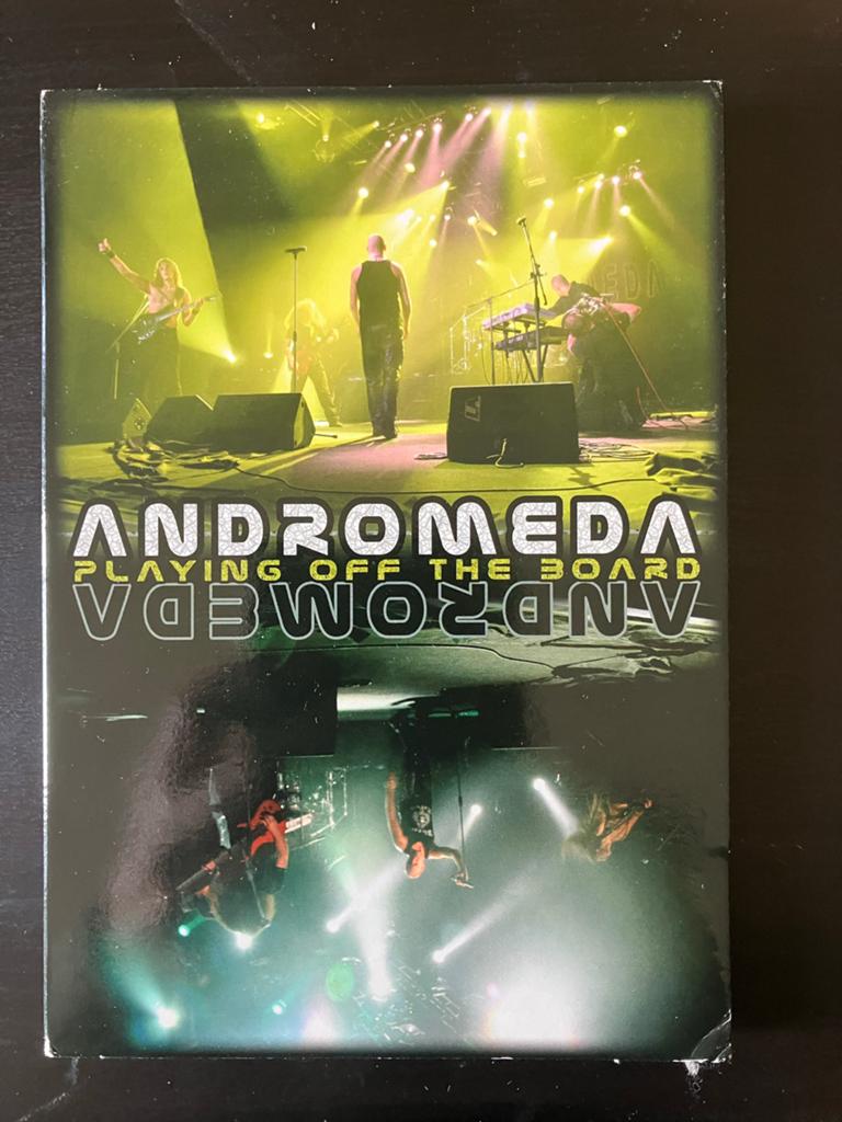 Andromeda - Playing Off The Board DVD/cd, Vanaf 12 jaar, Ophalen of Verzenden, Gebruikt