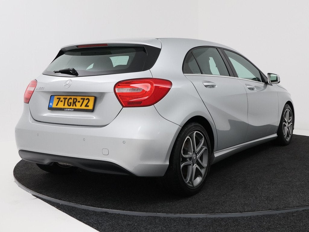 Mercedes-Benz A-Klasse 180 | Navigatie | Parkeersensoren |, Auto's, Mercedes-Benz, Voorwielaandrijving, 12 maanden, 4 cilinders