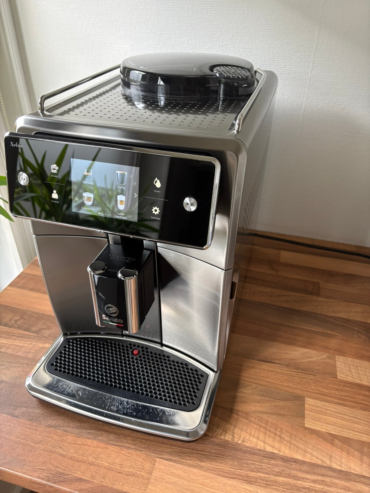 Saeco Xelsis SM7785, Witgoed en Apparatuur, Koffiezetapparaten, Ophalen, Gebruikt, Koffiemachine, Koffiebonen