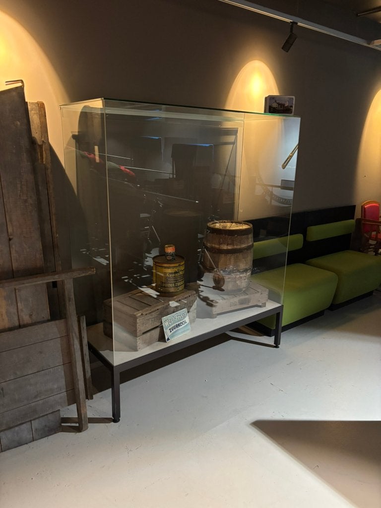 Professionele glazen vitrinekast – 160x60x190 cm, Huis en Inrichting, Ophalen, Met plank(en), 50 tot 100 cm, Zo goed als nieuw