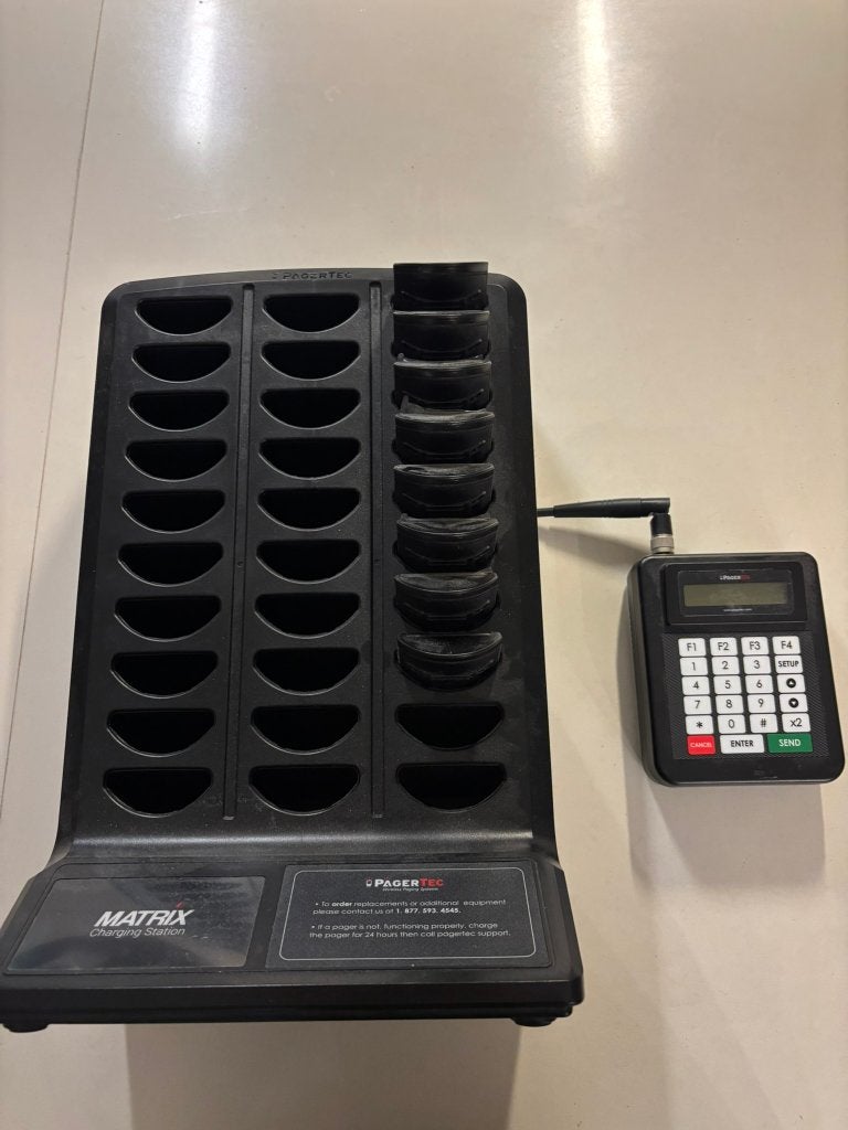 pagertec matrix oplaadstation met bijbehorende zender pagers, Ophalen of Verzenden, Gebruikt, Auto