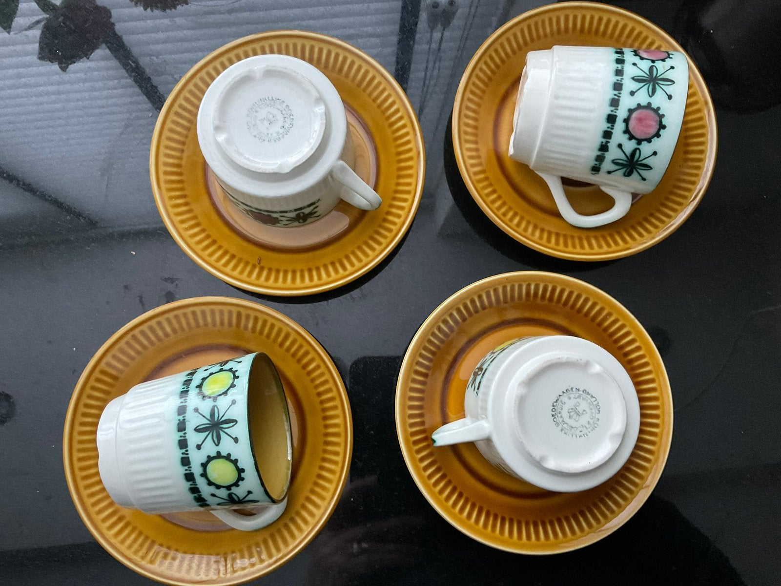 ROYAL GOEDEWAAGEN GOUDA HOLLAND 4stKop& schotel DUTCH DESIGN, Ophalen of Verzenden, Zo goed als nieuw, Overige stijlen, Kop(pen) en/of Schotel(s)