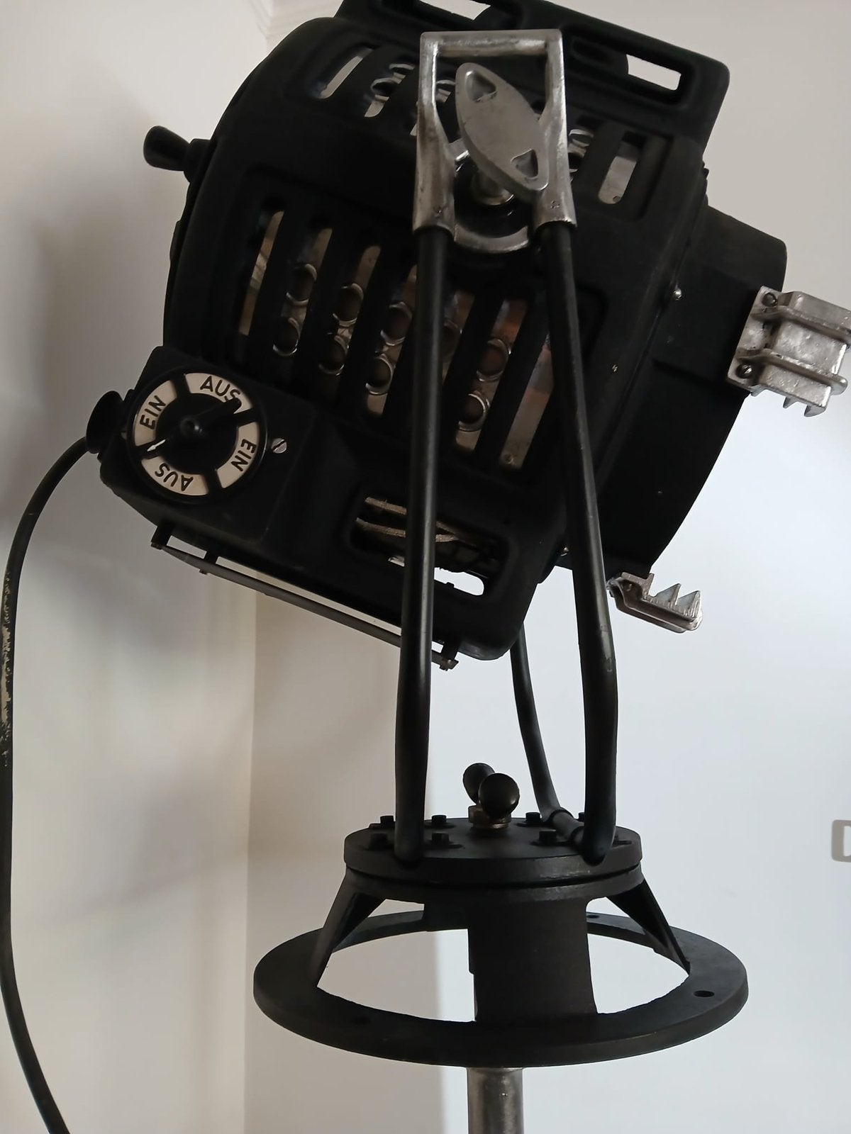 Antieke theaterlamp Arnold Richter, Ophalen