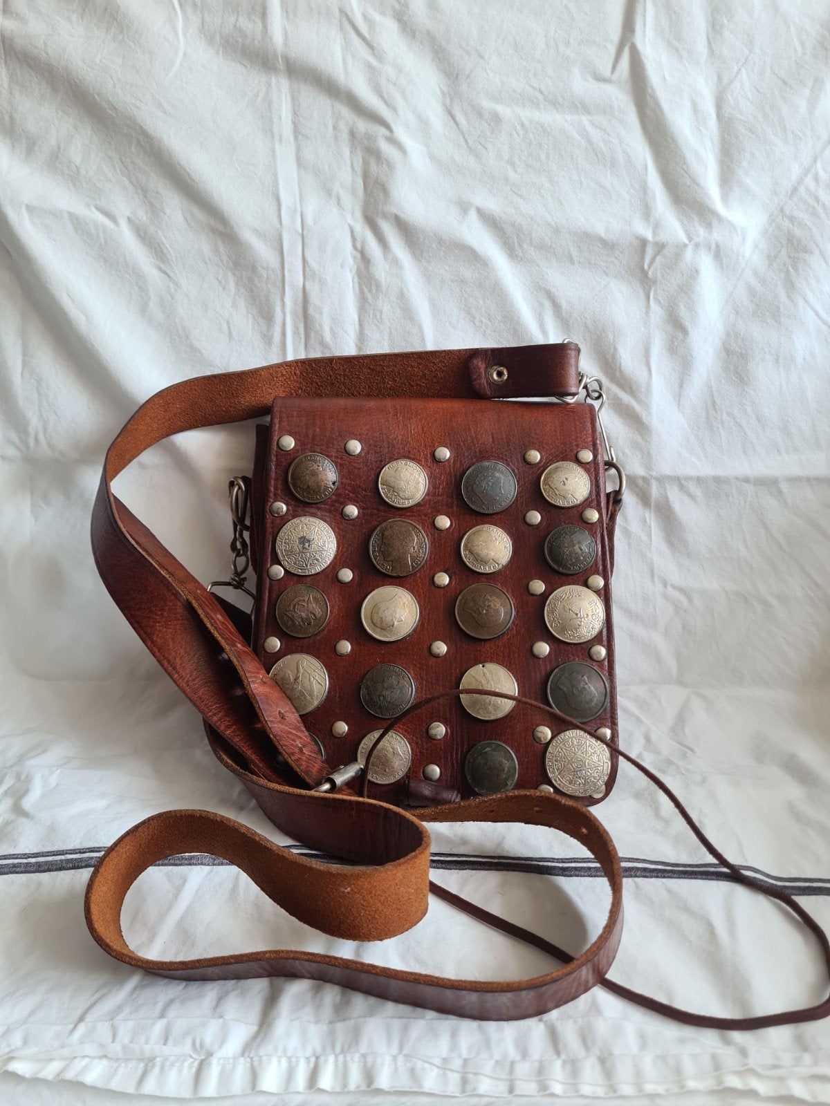 Vintage Marokkaanse Lederen Schoudertas met Munten, Ophalen of Verzenden, Gebruikt, Bruin, Schoudertasje