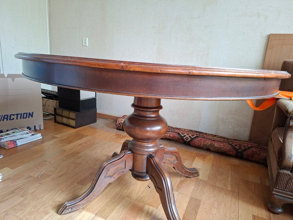 Antieke Tafel, Ophalen