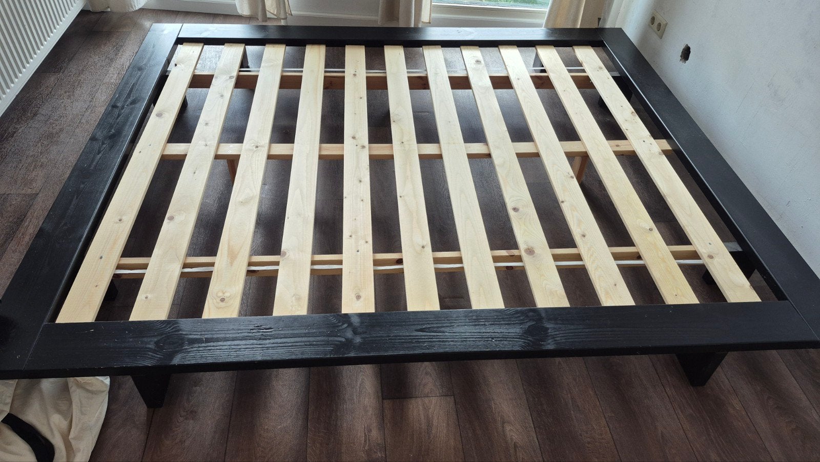 Bedframe 160x200 met futon matras, Huis en Inrichting, Slaapkamer | Bedden, Gebruikt, Zwart, Tweepersoons, Ophalen of Verzenden