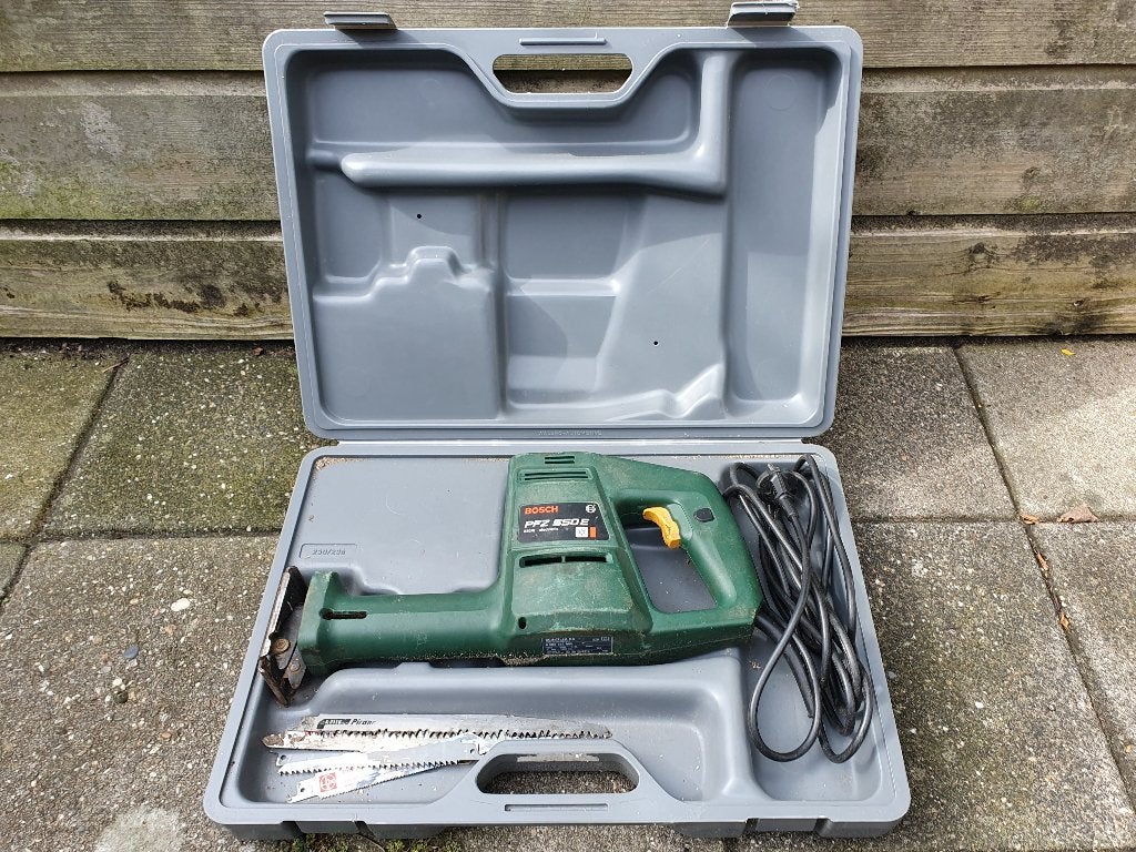 reciprozaag PFZ550E, Doe-het-zelf en Verbouw, Gereedschap | Zaagmachines, Gebruikt, 70 mm of meer, 600 tot 1200 watt, Ophalen of Verzenden