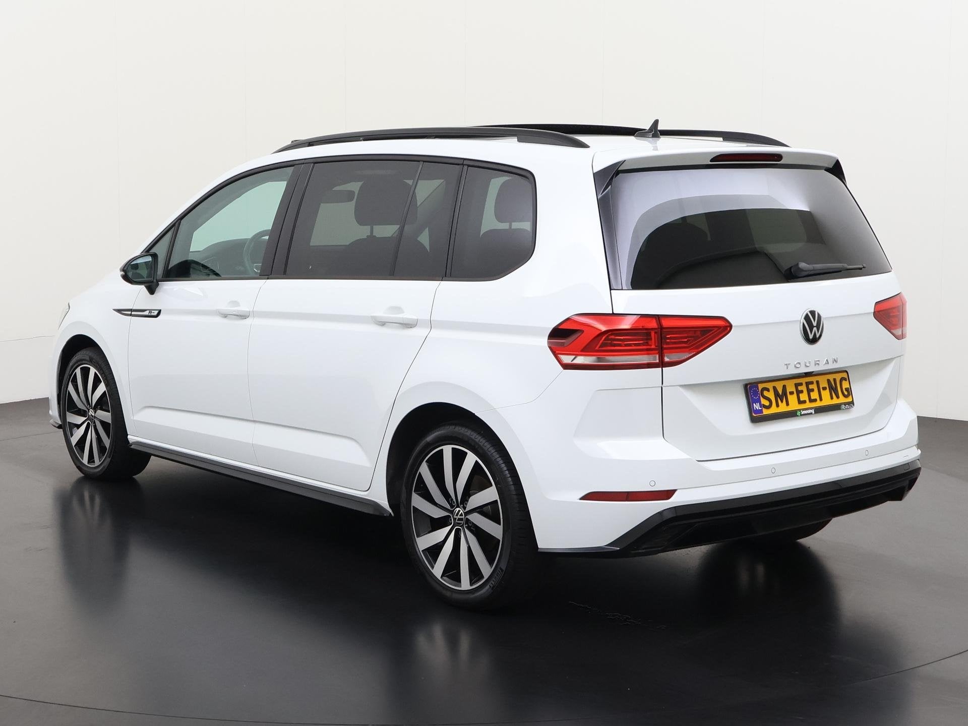 Volkswagen Touran 1.5 TSI R-Line Ext DSG | 7 Persoons | Pano, Auto's, 15 km/l, 4 cilinders, Wit, Geïmporteerd