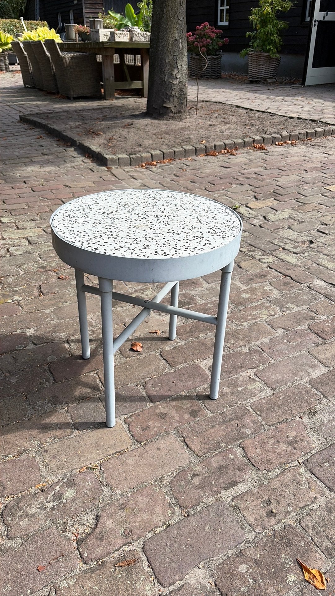Klein tafeltje met terrazo blad, Tuin en Terras, Tuintafels, Ophalen, Gebruikt, Rond, Metaal