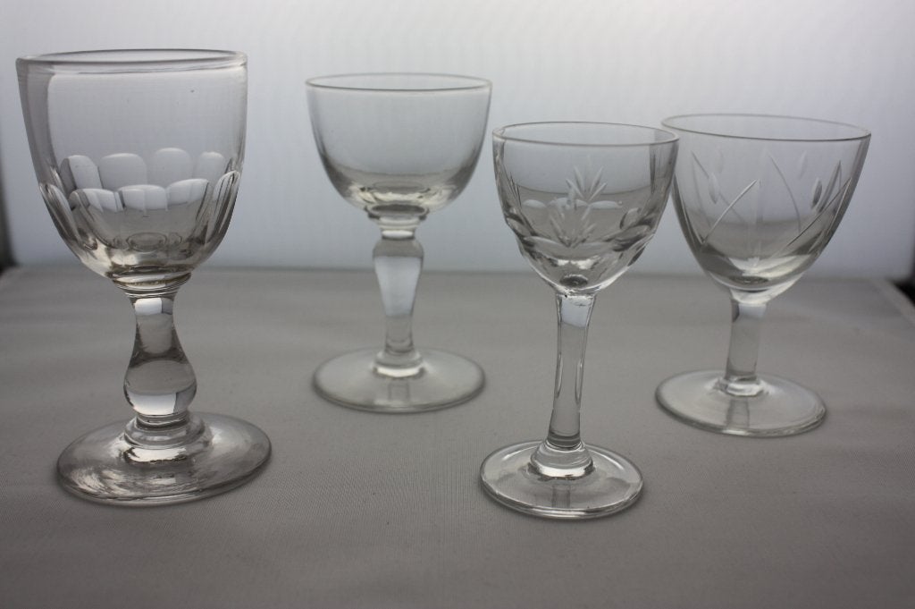 4 verschillende oude Franse glaasjes, Ophalen of Verzenden