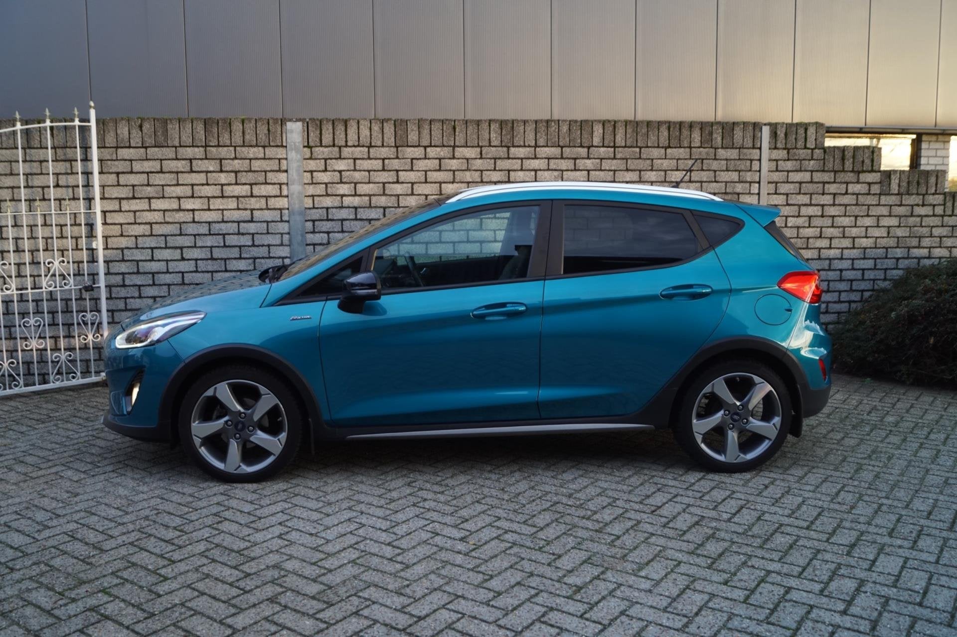 Ford Fiesta 1.0 EcoBoost Vignale 5 DRS Autom Half Leder Spor, Gebruikt, 1178 kg, Blauw, 49 €/maand