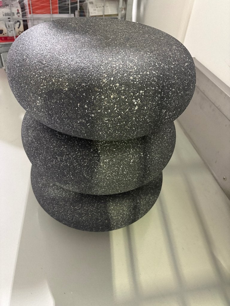 WOOOD Laurel Bijzettafel Met Spikkels - Magnesium, Minder dan 55 cm, Verzenden, Rond, Nieuw