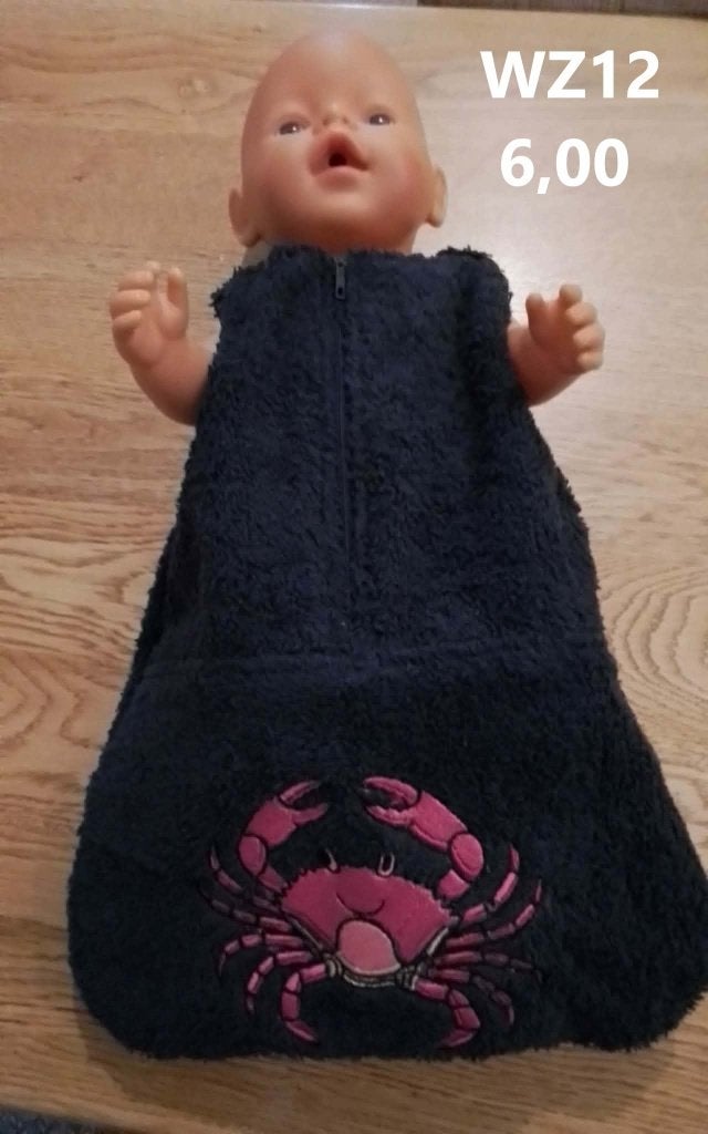 Poppenkleertjes baby born. Slaapzak krab. Opbrengst KiKa., Ophalen of Verzenden, Nieuw, Babypop
