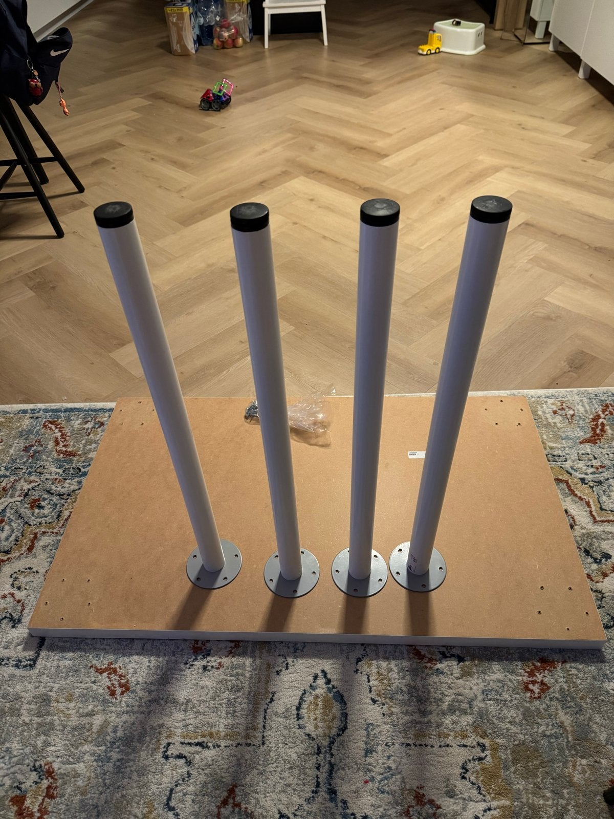 IKEA LINNMON tafel / bureau met 4 poten, Ophalen, 100 tot 150 cm, Nieuw, 50 tot 100 cm