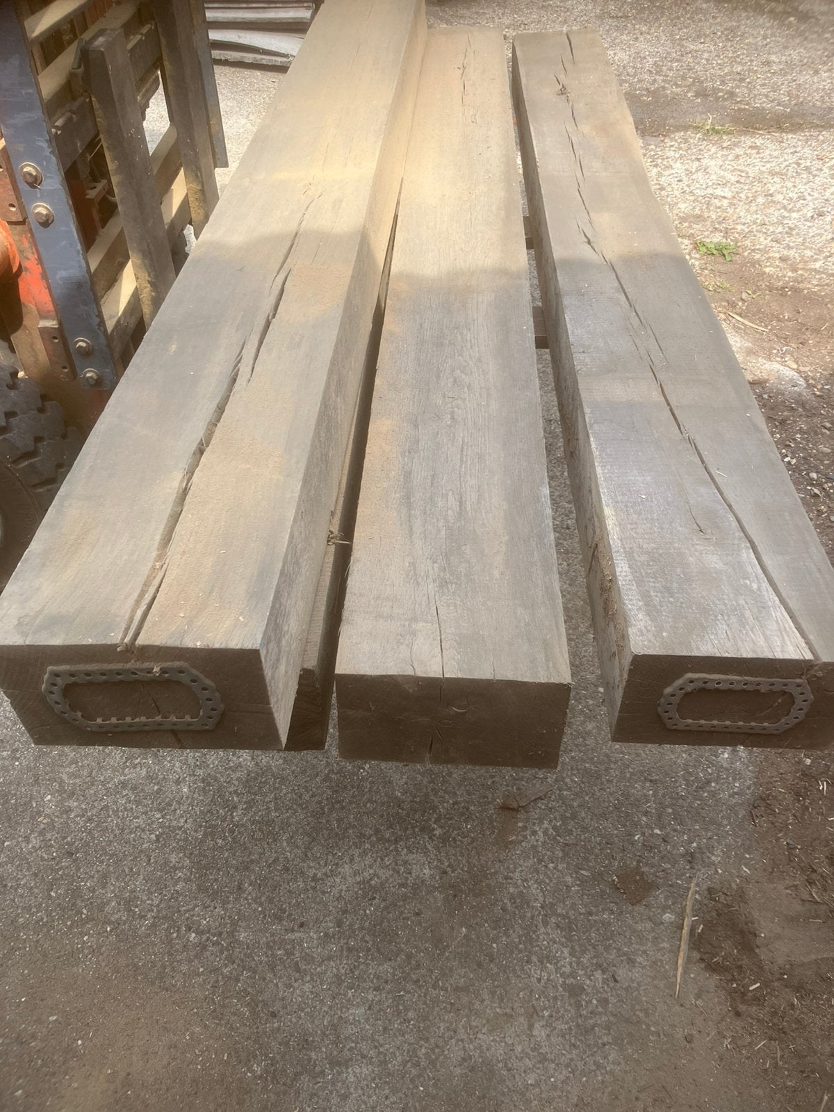 Eikt balken 4 stuks droog ruw gezaagd, Ophalen, Zo goed als nieuw, 250 cm of meer, Balken