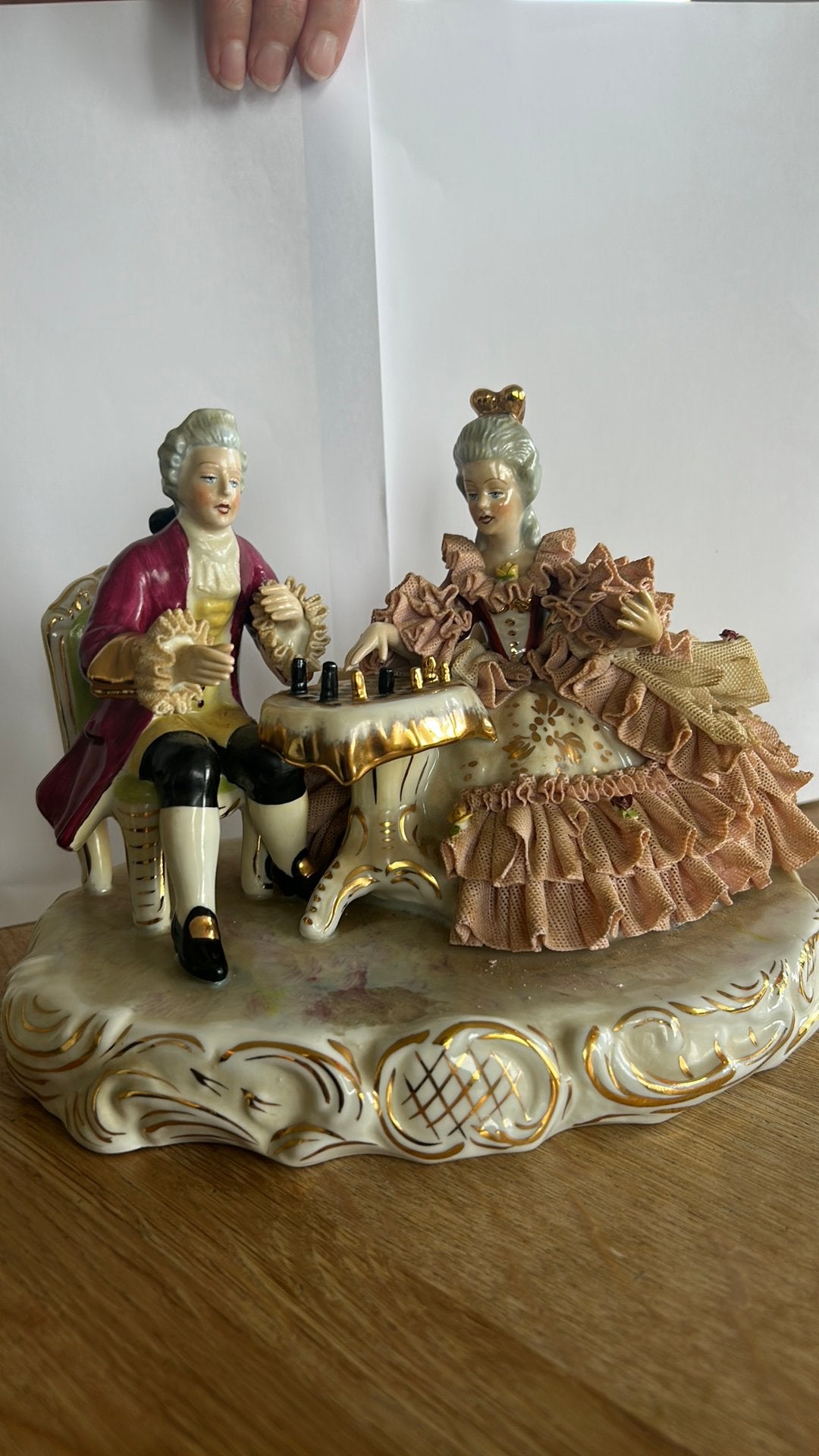 Vintage porseleinen schaakspelend paar – Dresden-stijl, Antiek en Kunst, Ophalen of Verzenden