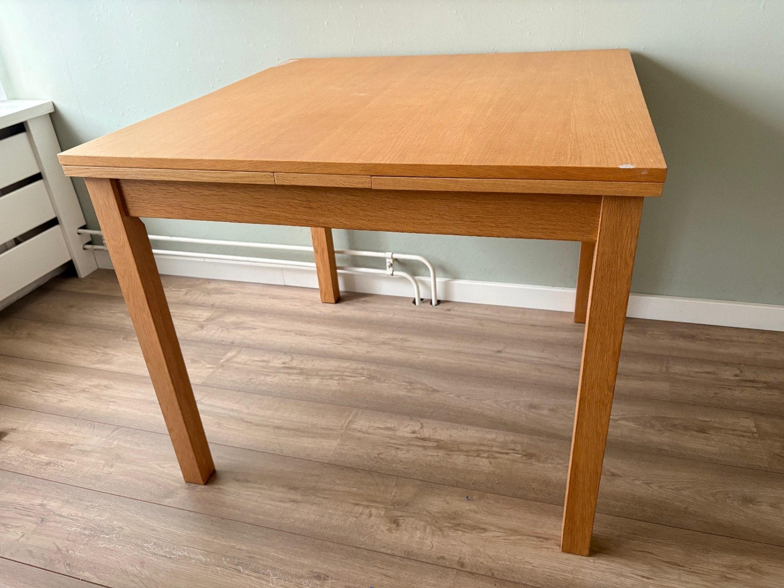 Uitschuifbare eettafel - 90x90cm tot 165x90cm, Ophalen, Gebruikt, Modern, functioneel, Vierkant