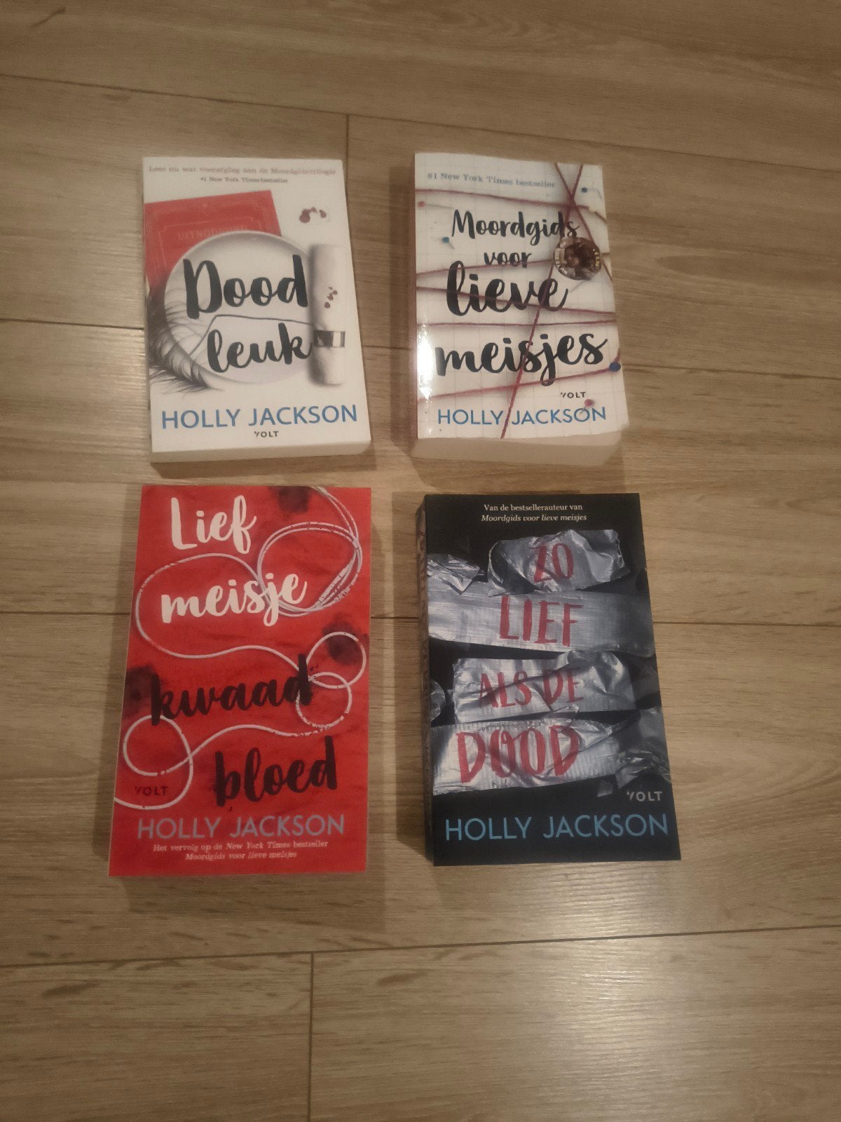 Holly Jackson boeken serie Nederlandstalig- 4 thrillers, Boeken, Thrillers, Gelezen, Nederland, Ophalen of Verzenden