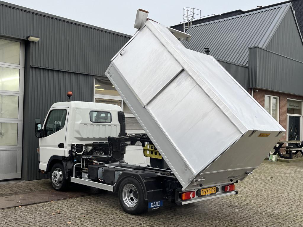 Mitsubishi Canter 3S13 3.0 Automaat Veegvuilkipper zijlader, Auto's, Automaat, Euro 5, Gebruikt, Zwart