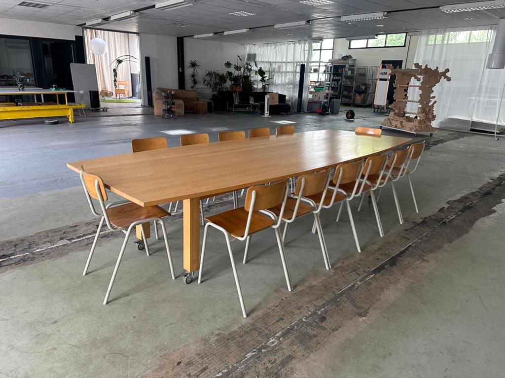 Large Tafel bid now!, Ophalen, 100 tot 150 cm, Zo goed als nieuw, 25 tot 50 cm