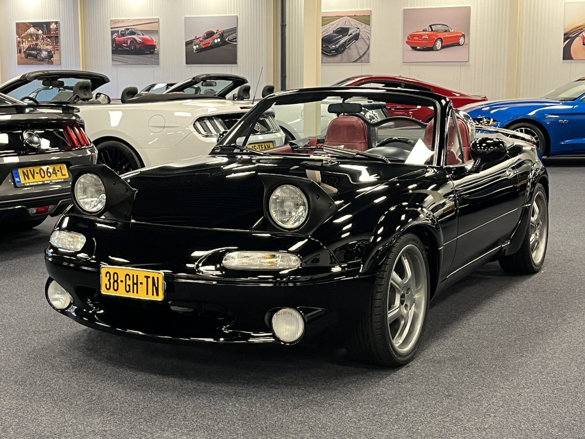 Mazda MX-5 NA Roadster 1.6i Miata Black-Red Edition CDN Post, foto 9