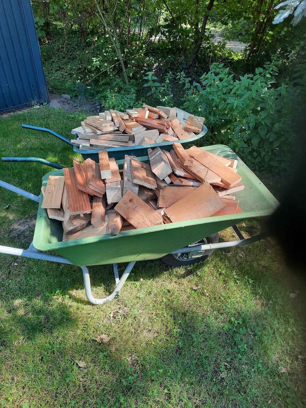 tekoop 2 kruiwagens vol vuurkorf hout droog, Tuin en Terras, Haardhout, Minder dan 3 m³, Ophalen, Overige houtsoorten