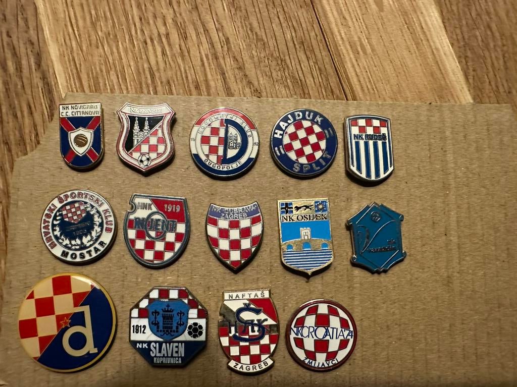 Voetbal speldjes Kroatie per stuk €5, Verzamelen, Ophalen of Verzenden, Zo goed als nieuw, Sport