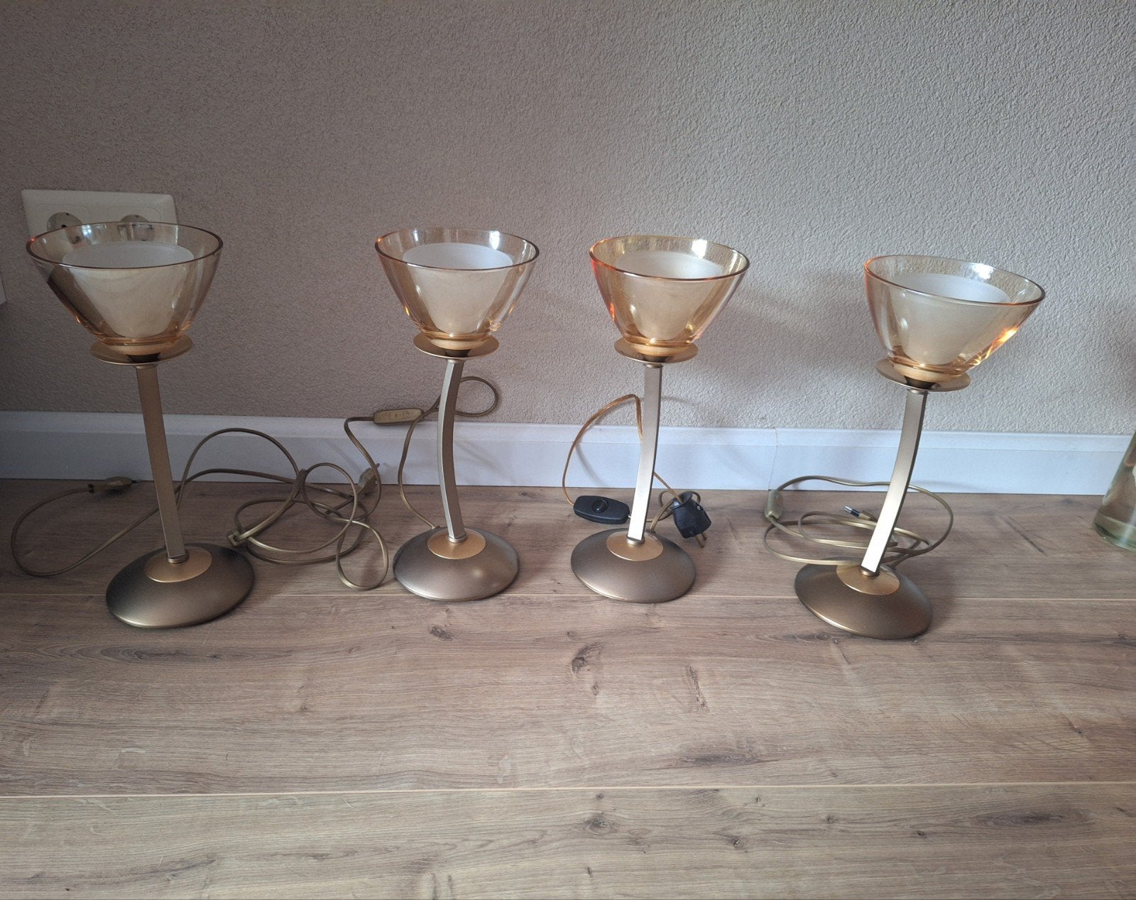 4 schemerlampjes met goudkleurig gerookt glas, Gebruikt, Overige merken, Met schakelaar, Ophalen of Verzenden