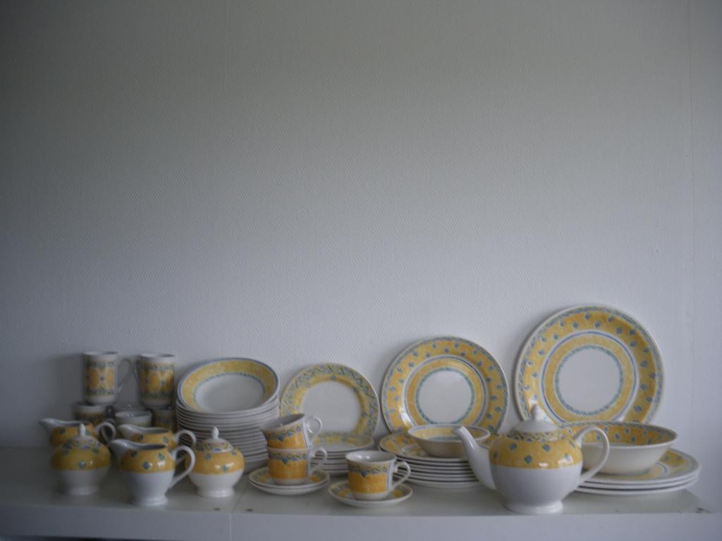 Churchill Jeff Banks servies, Ophalen of Verzenden, Zo goed als nieuw, Bord(en), Overige stijlen