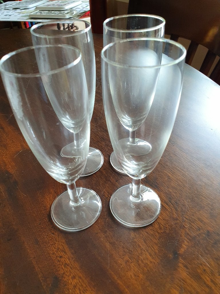 Gilde Leerdam - 4 kleine champagne glazen, Verzamelen, Glas en Borrelglaasjes, Ophalen of Verzenden, Zo goed als nieuw, Overige typen