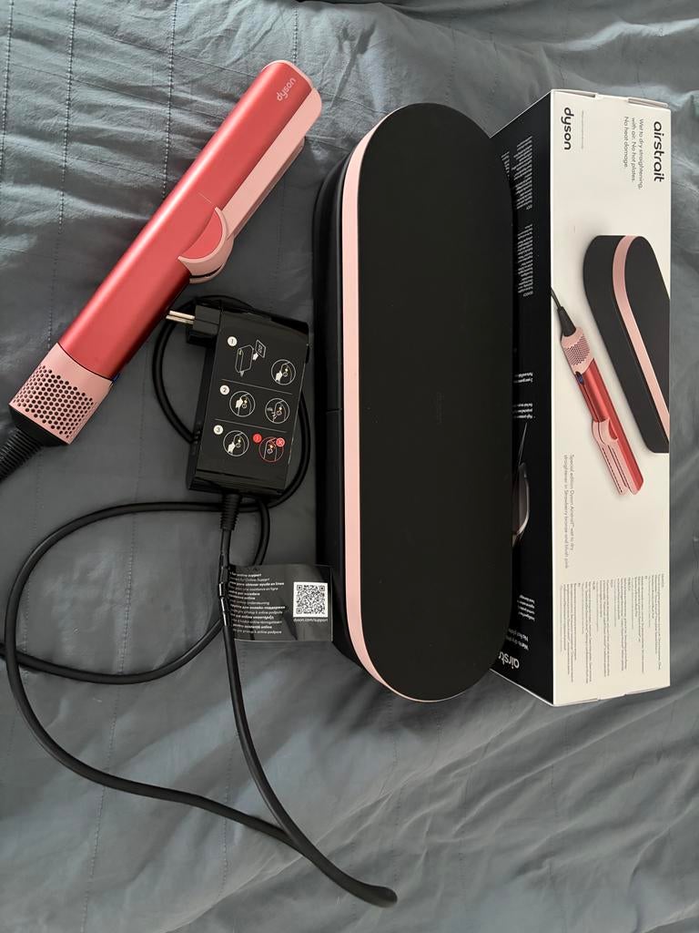 Dyson Airstrait - Speciale Editie Aardbeibrons/Blush Roze, Ophalen of Verzenden, Zo goed als nieuw, Krultang of Stijltang