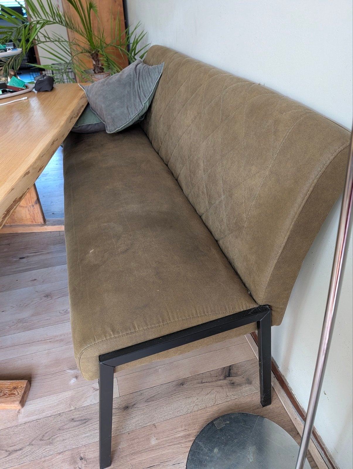 Comfortabele eetbank met metalen frame, Ophalen, Gebruikt, Stof, Modern, Industrieel