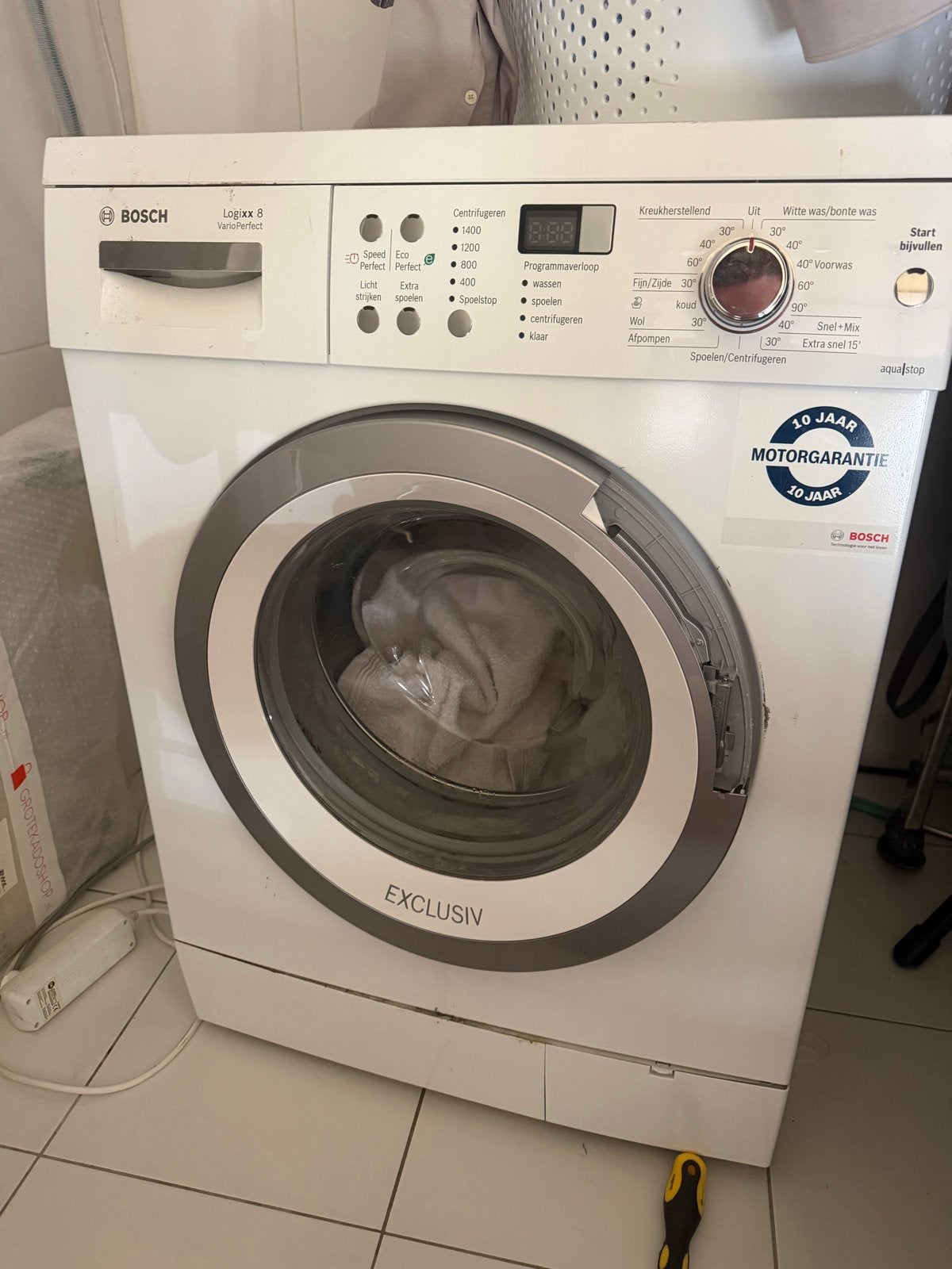 Bosch Wasmachine met defecte hendel - Gratis af te halen, Ophalen, 1200 tot 1600 toeren, 8 tot 10 kg, Voorlader