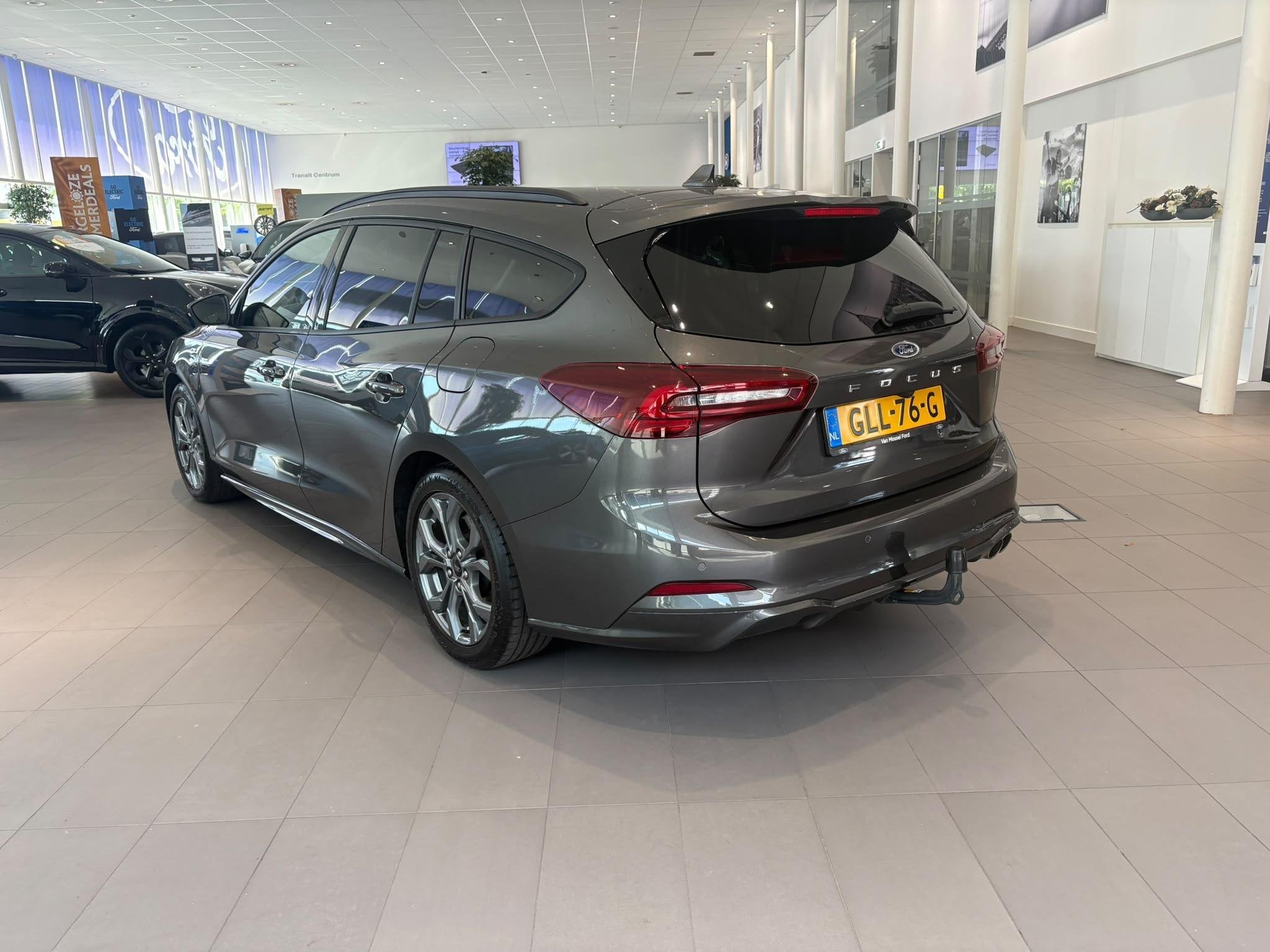 Ford Focus Wagon 1.0 EcoBoost Hybrid ST Line X TREKHAAK | B&, 12 maanden, Stof, Gebruikt, Euro 6