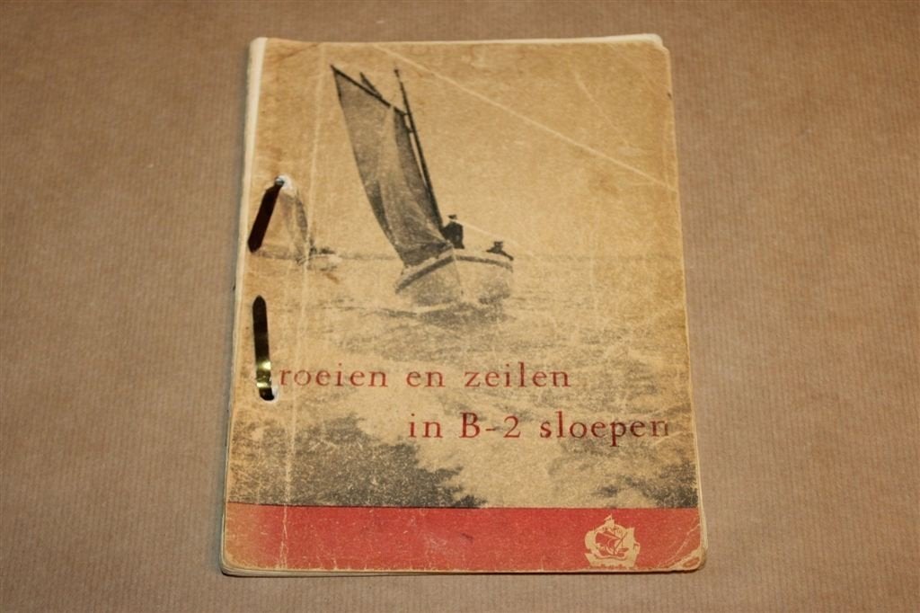 Roeien en Zeilen in B-2 Sloepen — Zeekadetkorps ca. 1960, Ophalen of Verzenden, Tweede Wereldoorlog, Gelezen, Overige onderwerpen