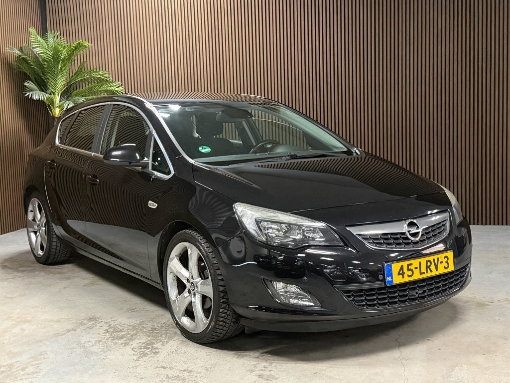 Opel Astra 1.6 Sport (bj 2011, automaat), Auto's, Opel, Automaat, Euro 5, 680 kg, 4 cilinders