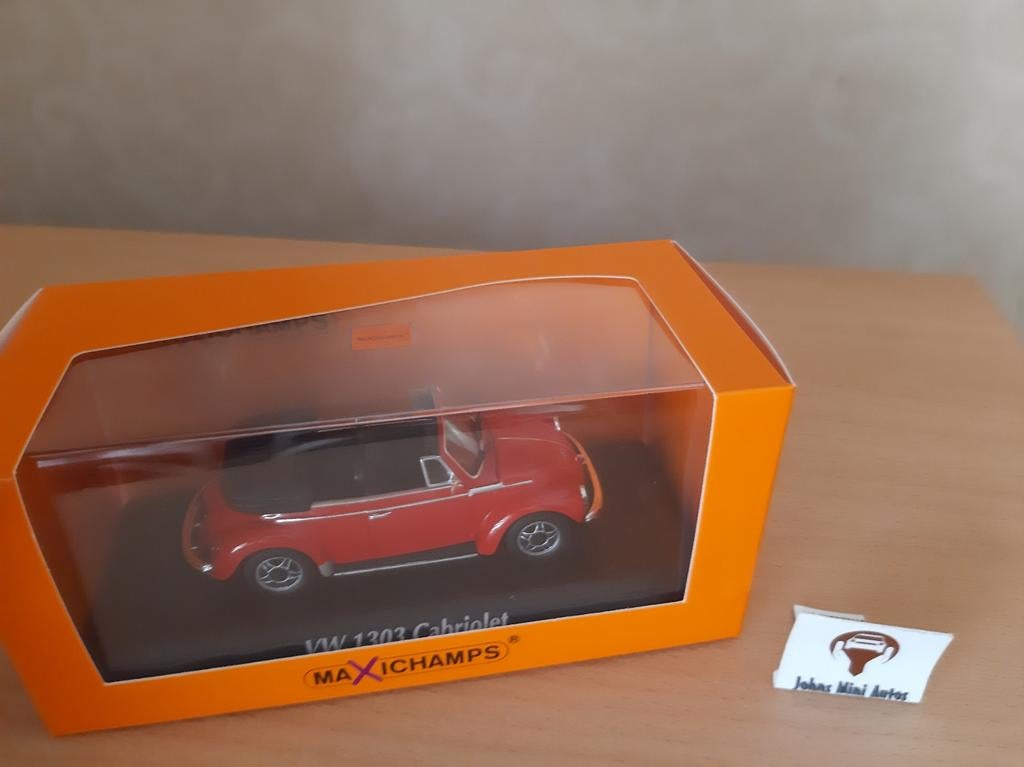 Volkswagen Kever 1303 Cabriolet 1979 Rood Maxichamps 1:43, Overige merken, Auto, Nieuw, Ophalen of Verzenden