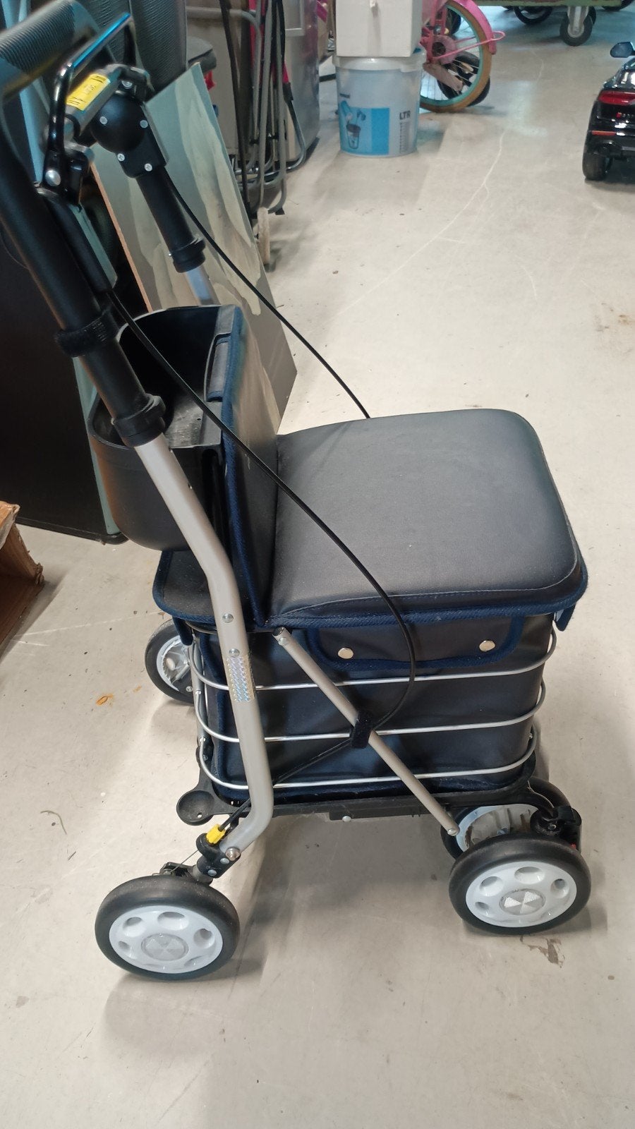 Carlett boodschappen trolley rollator met zit functie, Ophalen, Zo goed als nieuw
