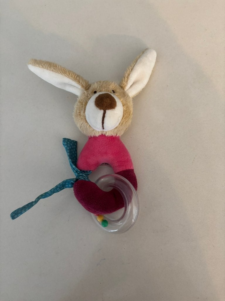 Sigikid schattige rammelaar bijtring knisper - konijn!, Ophalen of Verzenden, Zo goed als nieuw, Rammelaar, Met geluid