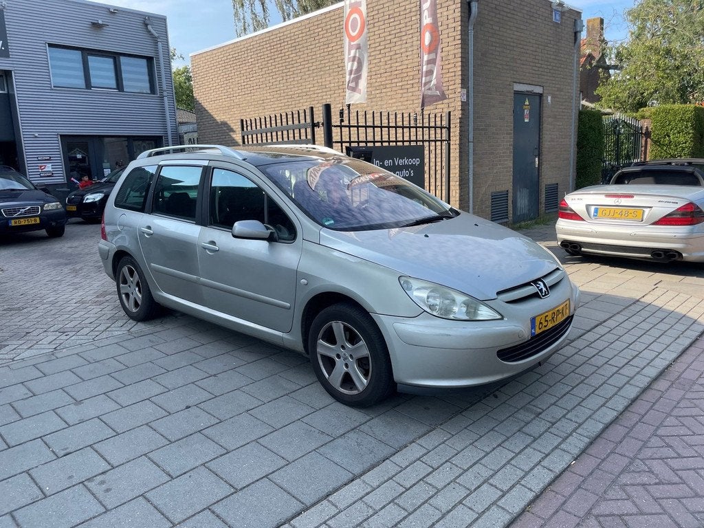 Peugeot 307 SW 2.0 16V Premium Trekhaak Airco Pano NAP APK, Auto's, Peugeot, Gebruikt, 1370 kg, 4 cilinders, 7 stoelen