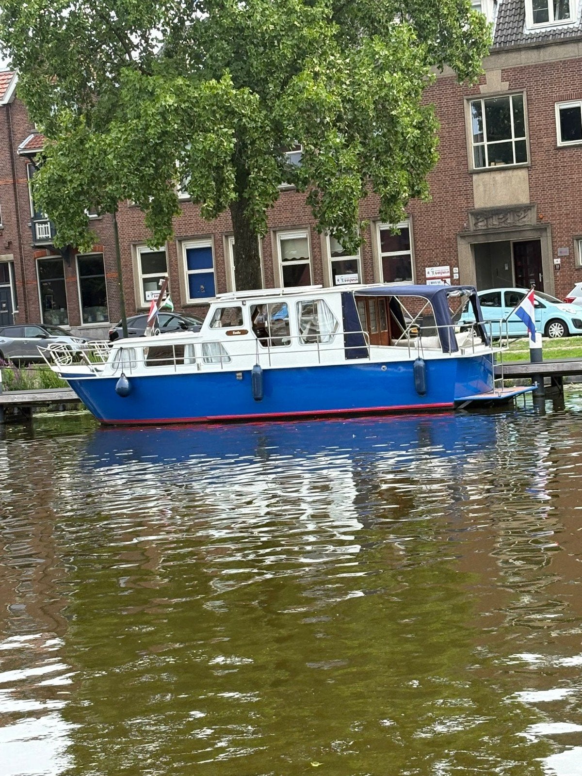 Stalen Kruiser boot / Kajuitboot