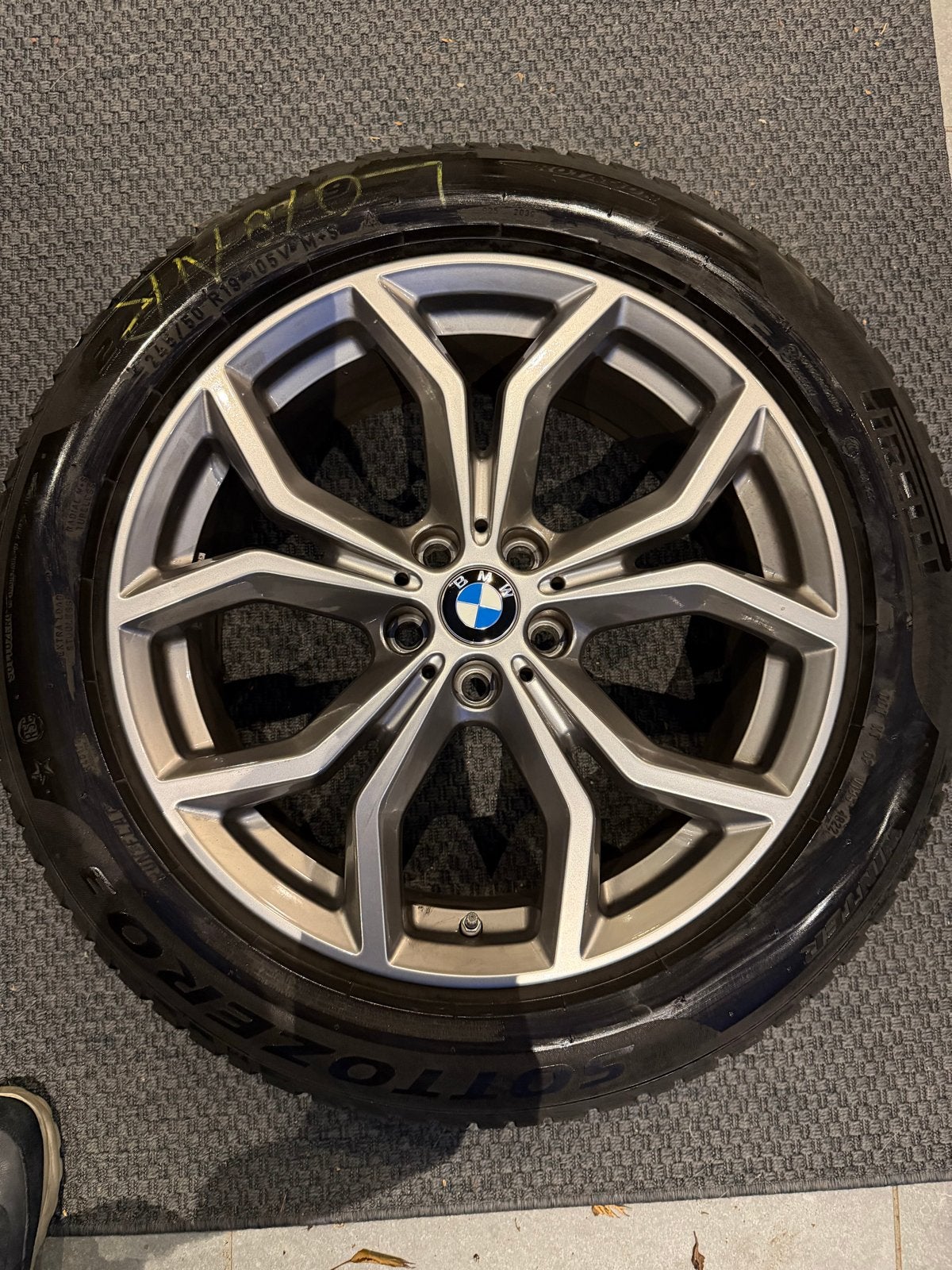 BMW 19-inch Y-Spaak Style 694 Winter Set, Banden en Velgen, Winterbanden, Personenwagen, Ophalen