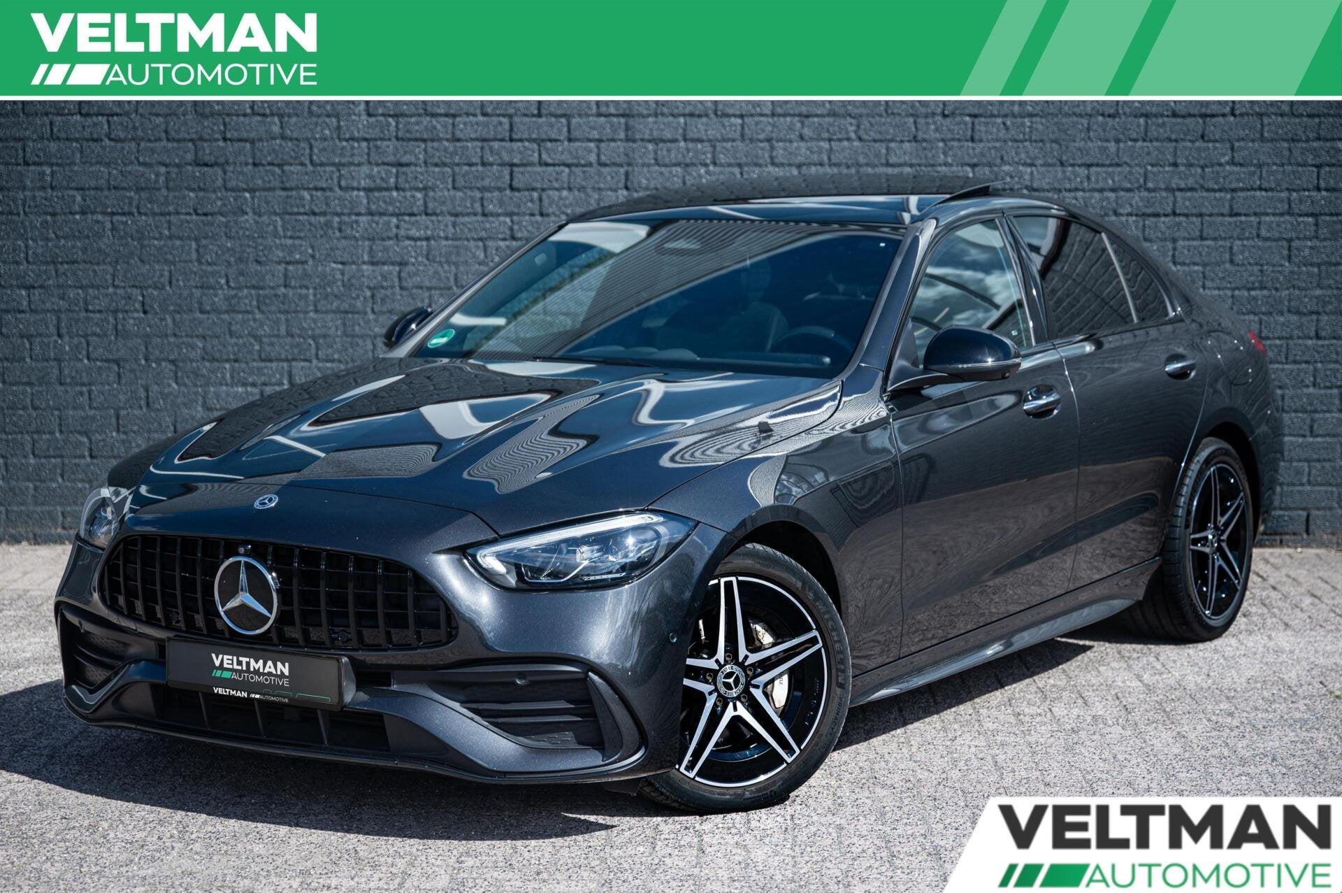 Mercedes C-klasse 300 e AMG Line PANORAMADAK DIGITAL LIGHT A, Auto's, Dealer onderhouden, Achterwielaandrijving, Euro 6, 4 cilinders