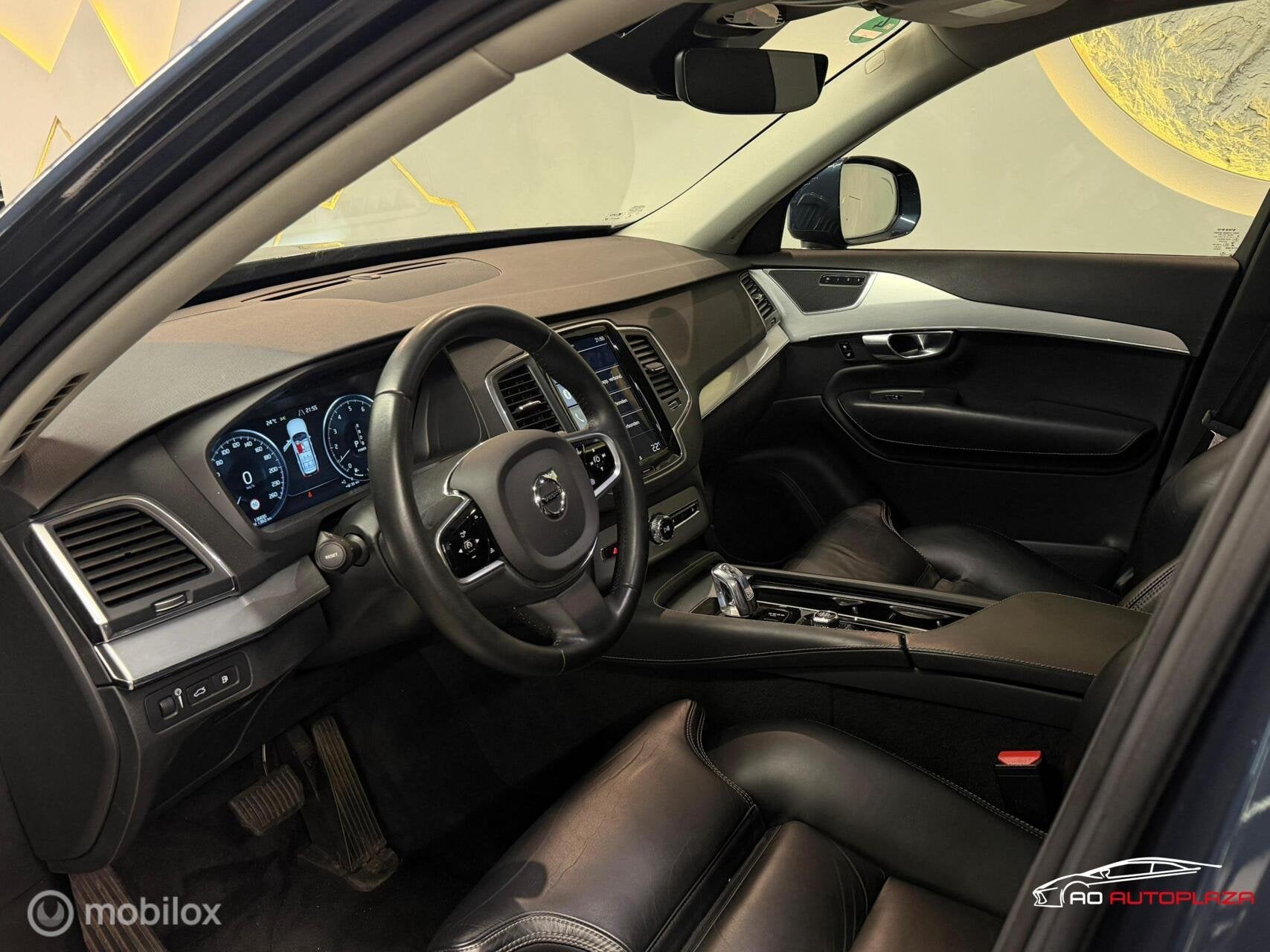 Volvo XC90 2.0 T8 Twin Engine AWD Panorama/Memory/7 persoons, Zwart, 1969 cc, 7 stoelen, Leder