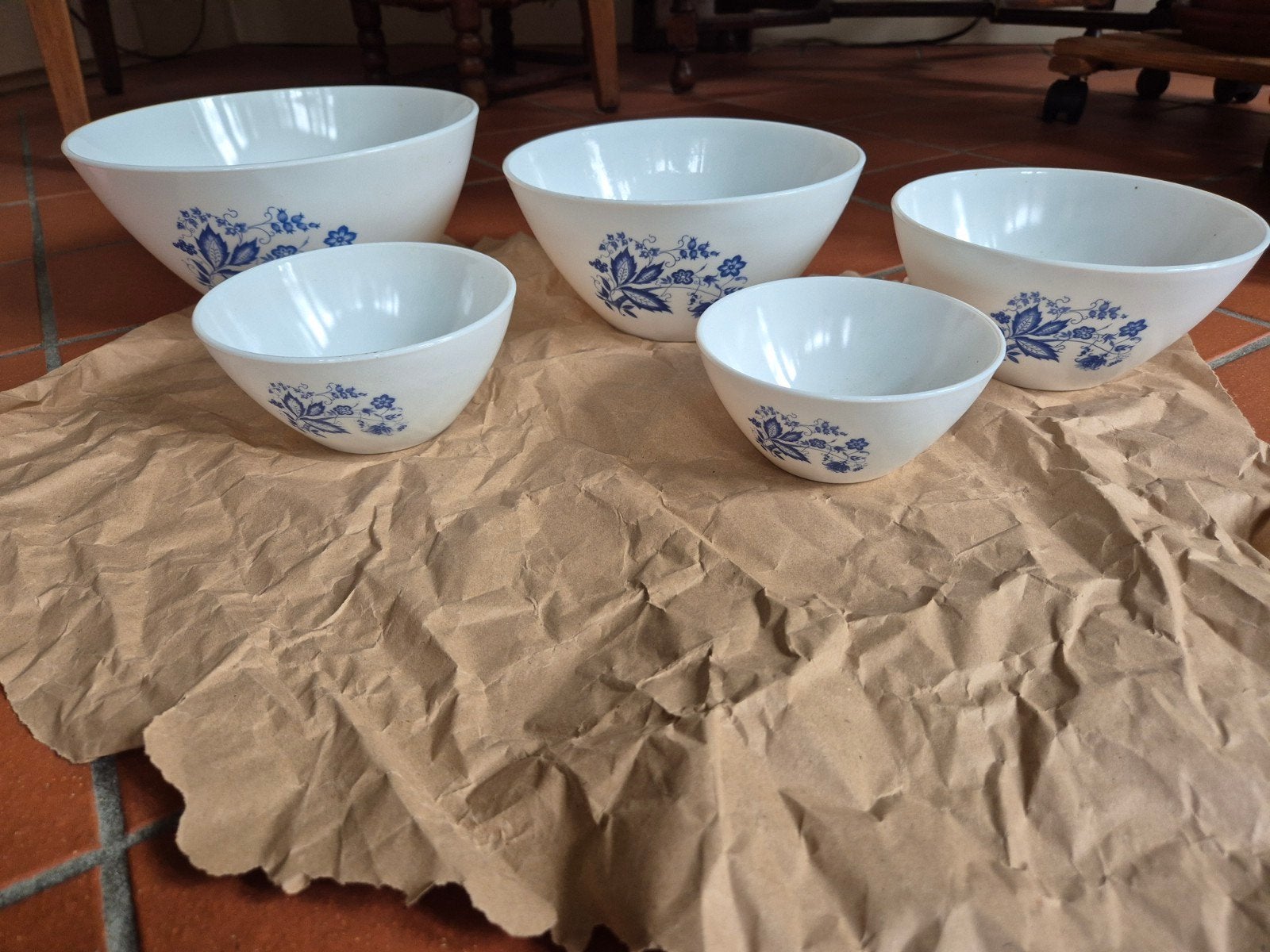 Vintage Arcopal Schalen Set - 5 Stuks met Blauw Bloemmotief, Ophalen of Verzenden