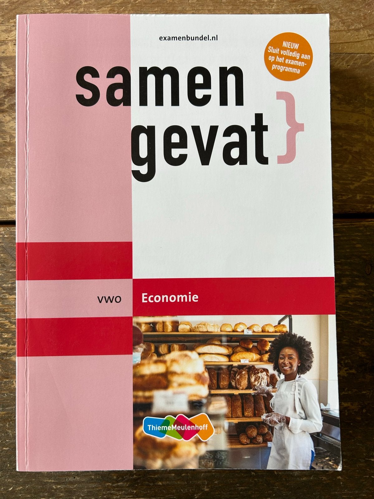 Samengevat vwo Economie - Examenvoorbereiding, Ophalen of Verzenden, Gamma, Zo goed als nieuw, Overige niveaus