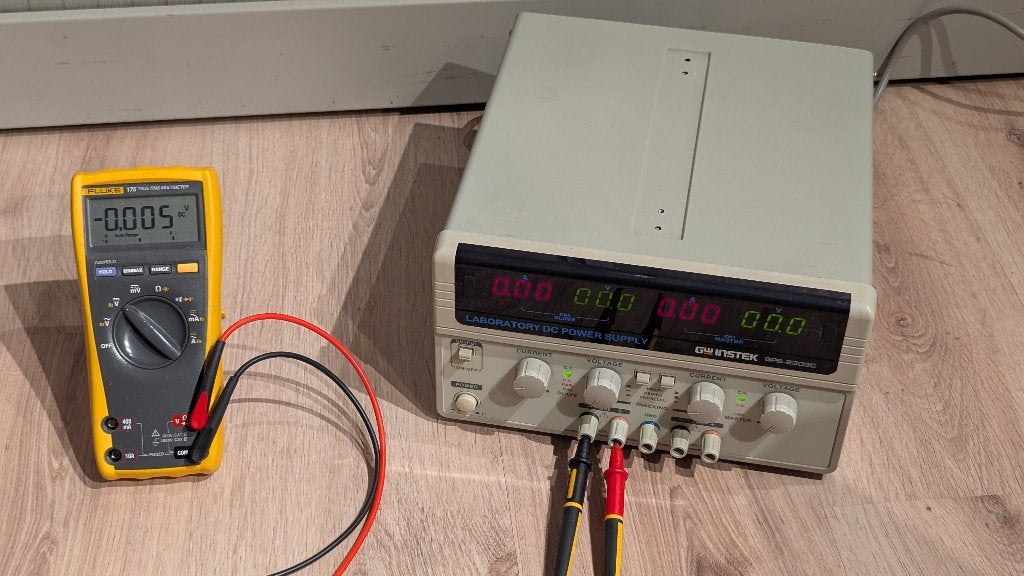 GWinstek GPS-2303C labvoeding DC power supply, Ophalen, Gebruikt