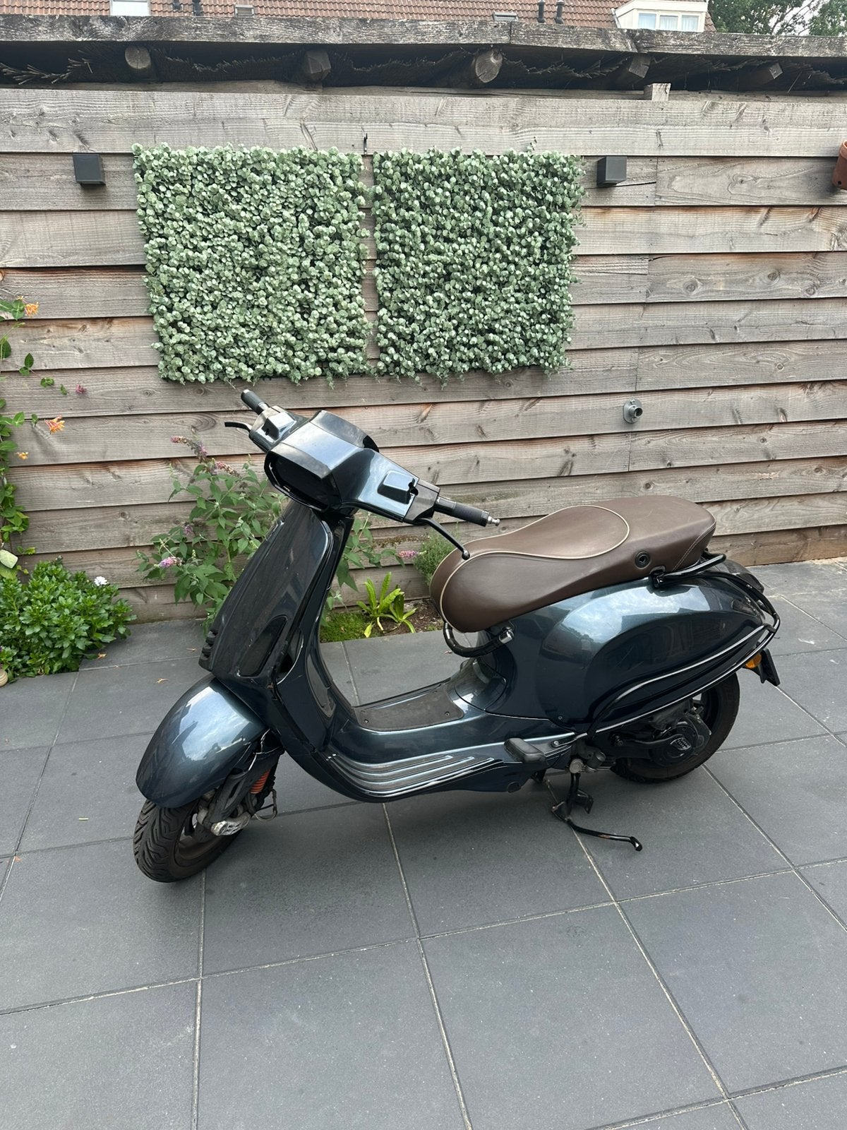 Vespa sprint, Ophalen, Zo goed als nieuw, Benzine, Vespa