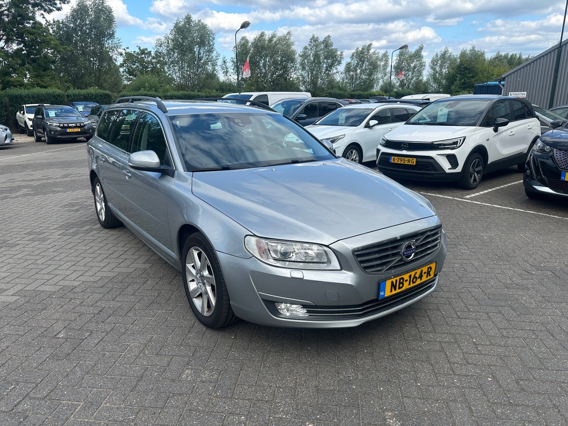 Volvo V70 2.0 D3 Polar+ , leer , navigatie 110 kw euro6, Auto's, Volvo, Voorwielaandrijving, Automatische klimaatregeling, Euro 6